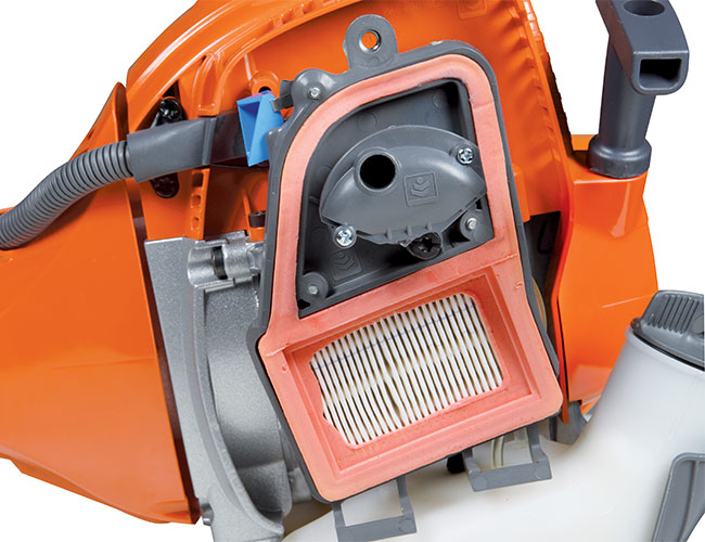 Struttura innovativa
con diodo antirifiuto che protegge il filtro della miscela, ti garantisce maggiore autonomia. Brevetto italiano, firmato Emak.