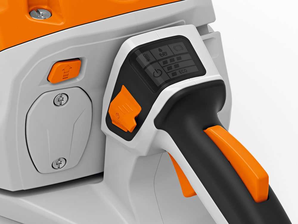 MOTOSEGA A BATTERIA TIPO MSA 60.0 C-B CON AK 20 E AL 101 CM.30 STIHL