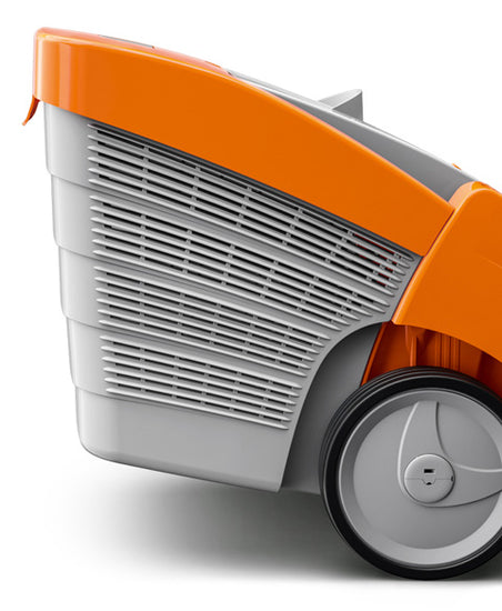 Cesto raccolta innovativo
Grande volume - 30 litri, impugnatura ergonomica,resistenti punti di agganci, indicatore di livello della raccolta, eccellenti prestazioni di raccolta, brevettate aperture di sfiato dell'aria rivolte verso il basso, buon equilib