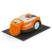 Dotazione
La fornitura del robot tosaerba STIHL iMOW® comprende: il robot, una docking station, quattro picchetti per il fissaggio a terra e un righello iMOW® per facilitare la posa del cavo perimetrale. È inoltre necessario un kit di installazione per i