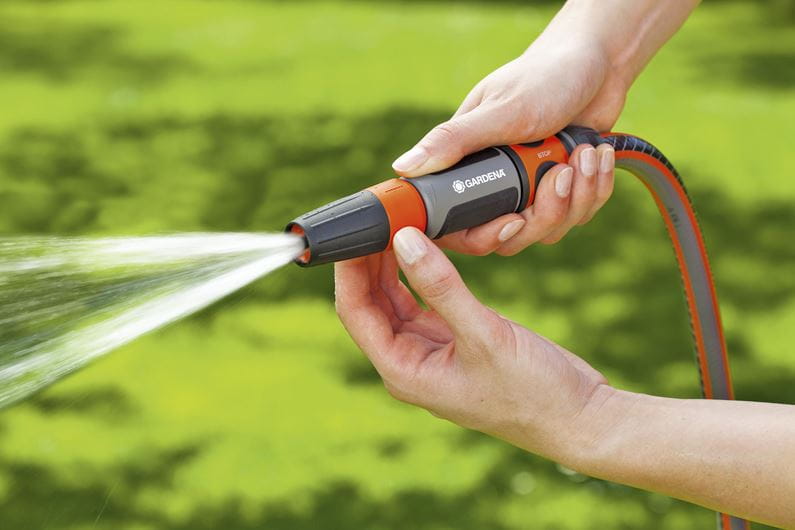 LANCIA DI LAVAGGIO CON GETTO REGOLABILE GARDENA