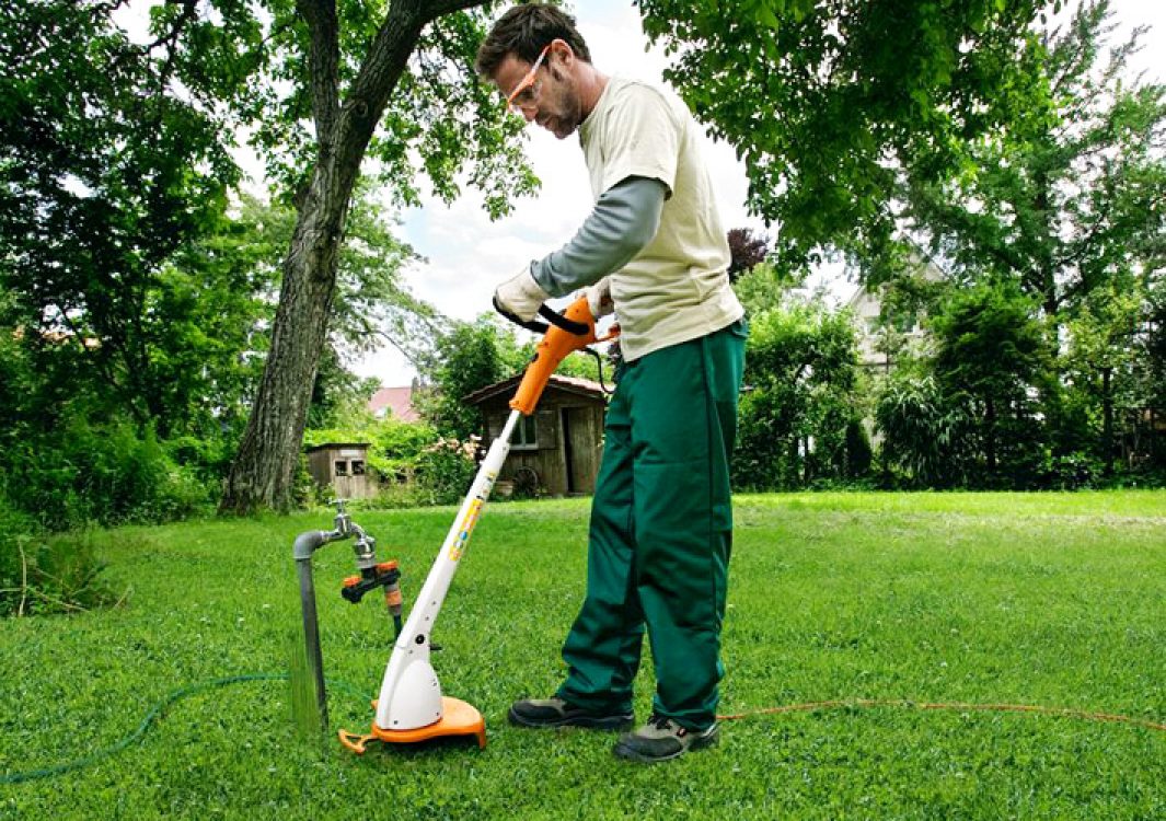 DECESPUGLIATORE ELETTRICO TRIMMER ELETTRICO FSE 31 230 V 245W STIHL