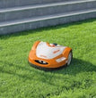 Rientro alla docking station
Secondo le impostazioni di fabbrica, il robot tosaerba iMOW® rientra verso la docking station lungo il cavo perimetrale. Secondo necessità o in base alla natura del bordo dell'area di taglio, il robot può anche dirigersi vers