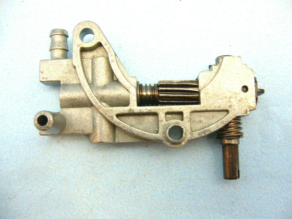 POMPA OLIO RICAMBIO PER MOTOSEGA BG4518/50