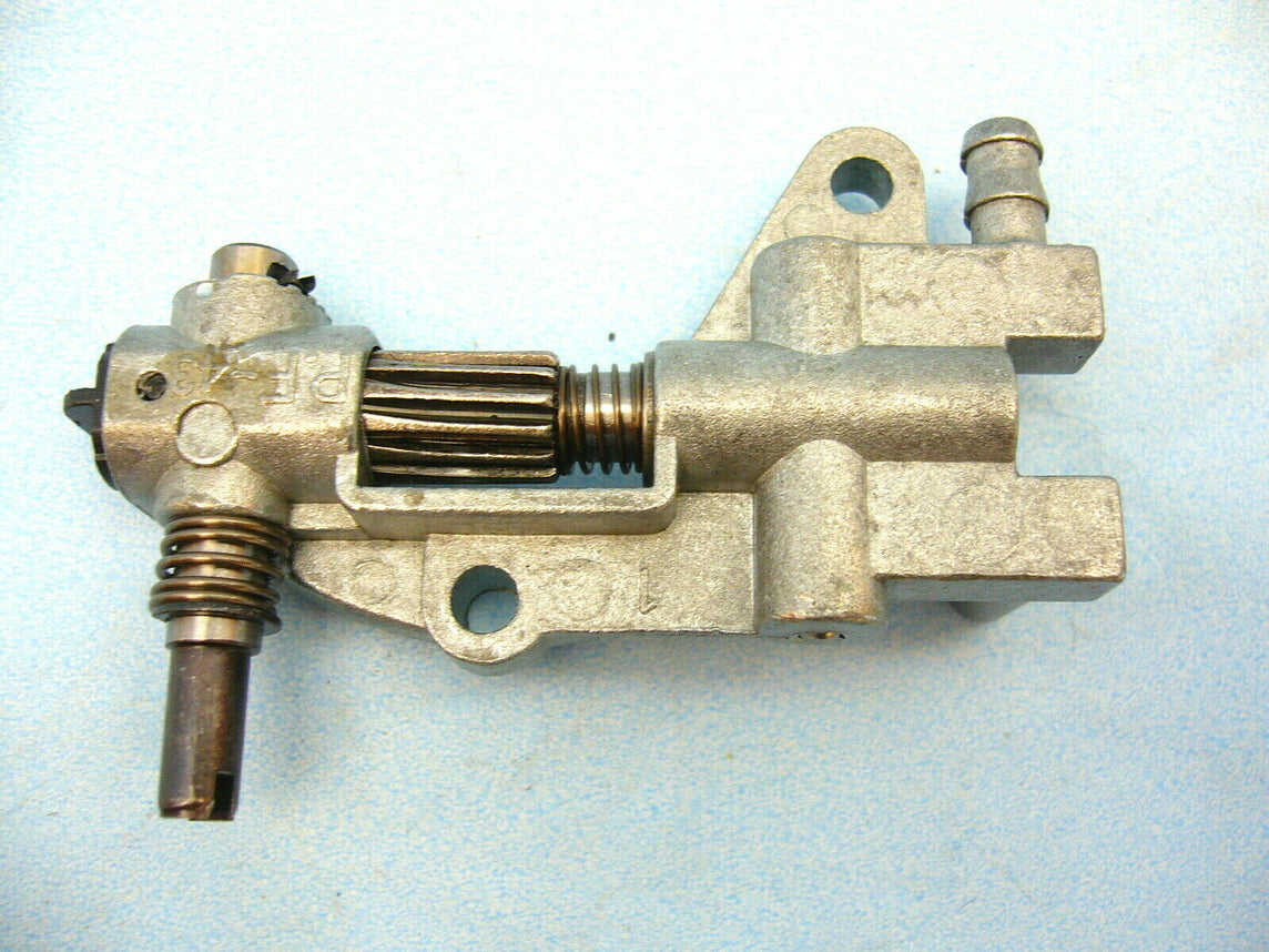 POMPA OLIO RICAMBIO PER MOTOSEGA BG4518/50